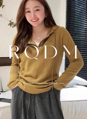 大码女装2026春秋新款胖妹妹宽松慵懒休闲纯色单排扣连帽卫衣外套