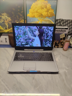 二手机械师F117游戏本 15.5寸大屏 i7四核GTX1050Ti 4G独显