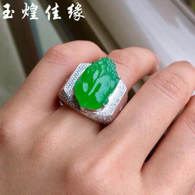 满色阳绿貔貅翡翠镶嵌男马鞍戒指