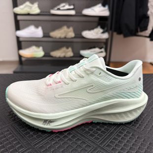 鸿星尔克女鞋运动鞋2026春新款飞駃4.0缓震透气跑步鞋12126103009