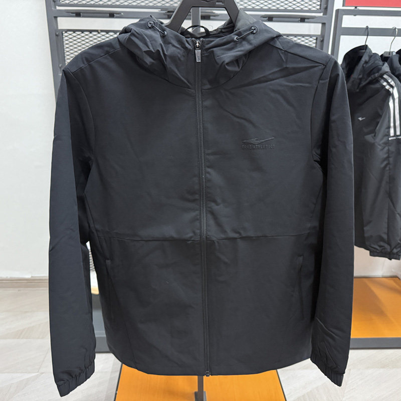 鸿星尔克2026春季新款男子防风连帽外套时尚运动风衣11226101149