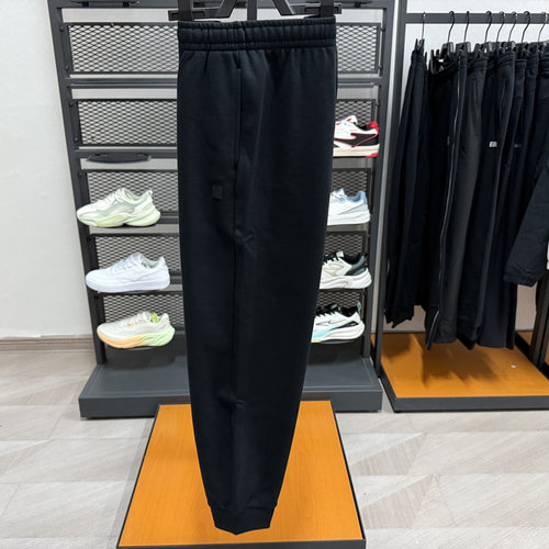 鸿星尔克女子加绒收口针织九分裤