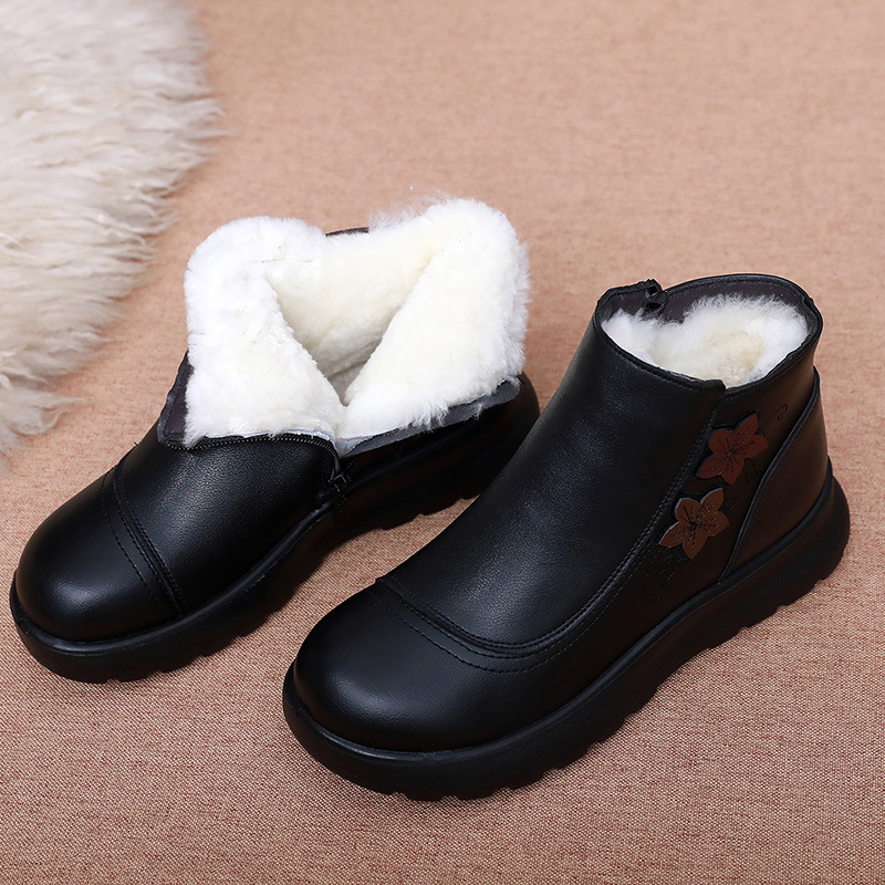 冬新款中老年妈妈羊毛棉靴棉鞋软底软面加厚保暖女靴加宽短靴女鞋