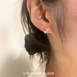 百分号小众设计 淡水珍珠微镶高亮锆石小巧法式耳钉 925通体银