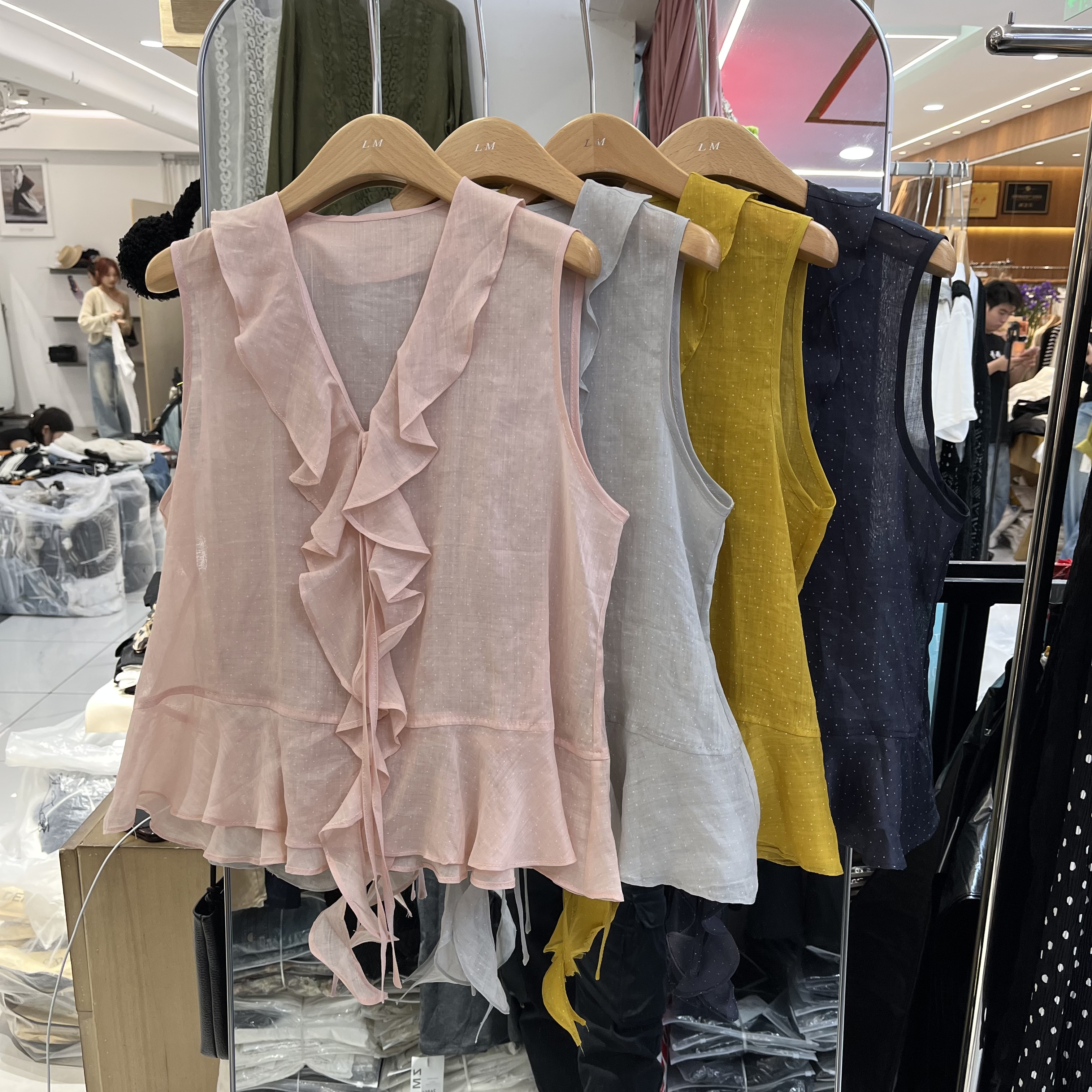 欧洲站2026春夏新款女士V领绑带荷叶边韩版苎麻无袖小衫欧货上衣