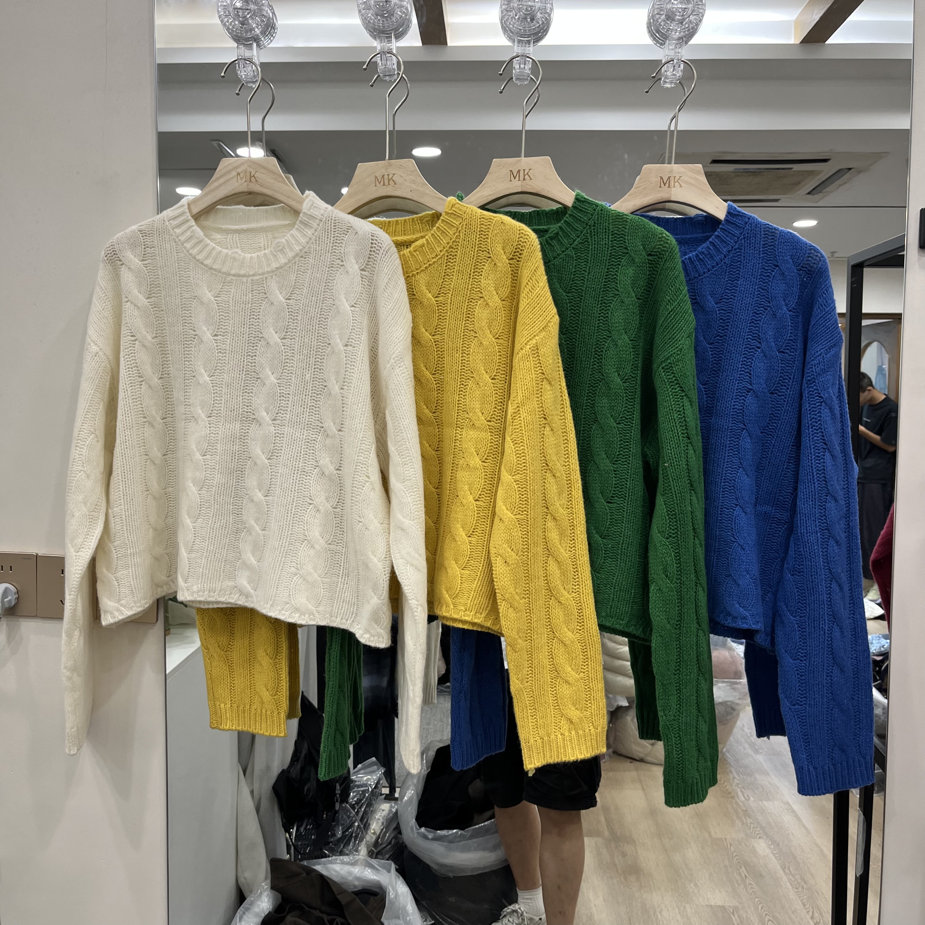实体店同款2026秋季新款女士圆领麻花纹韩版全羊毛长袖欧货针织衫