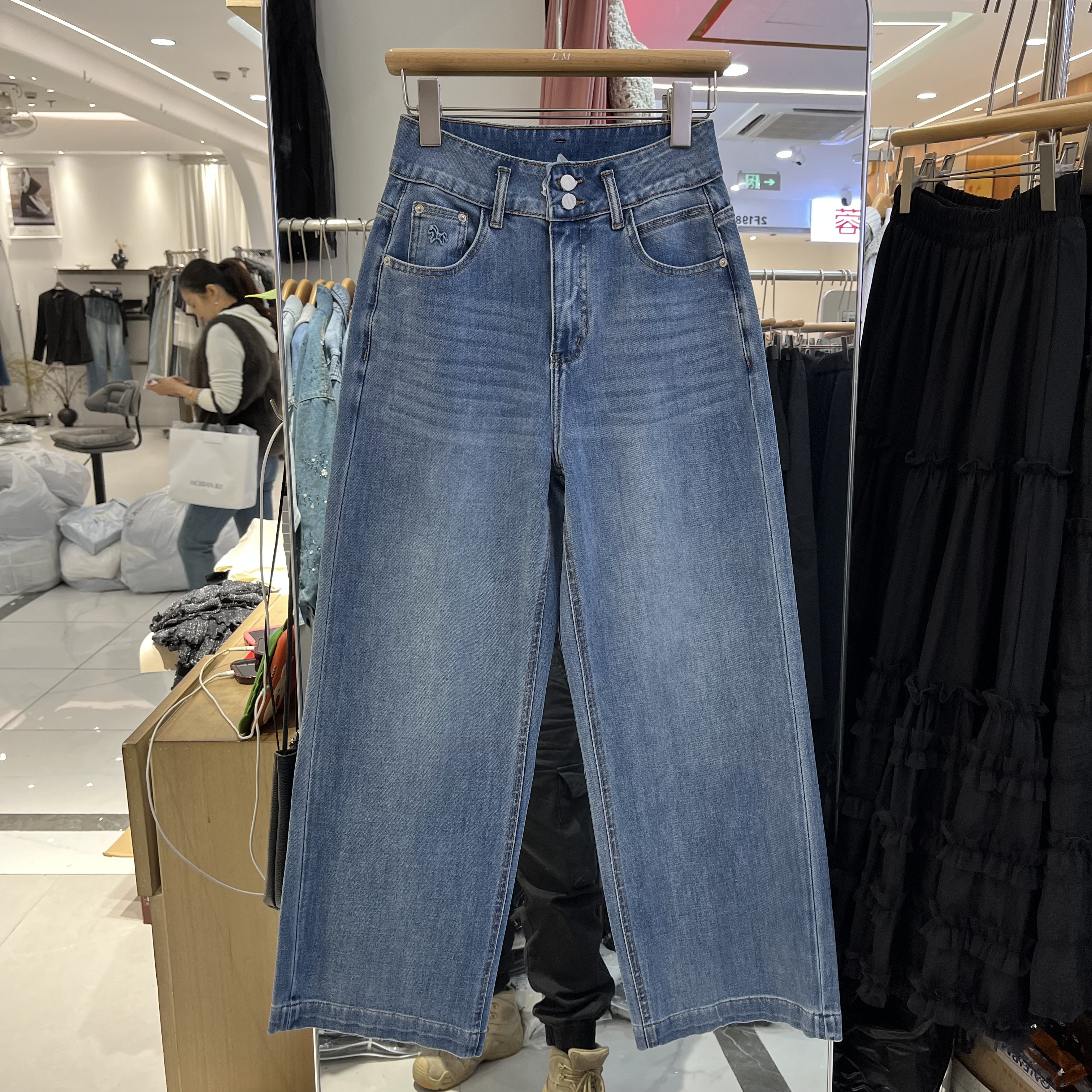 欧洲站2026春季新款女士高腰两粒扣阔腿牛仔裤欧货时尚百搭长裤潮