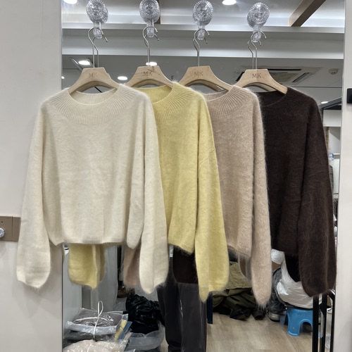 实体店同款2026秋冬新款女士圆领纯色拉绒软糯羊毛长袖欧货针织衫
