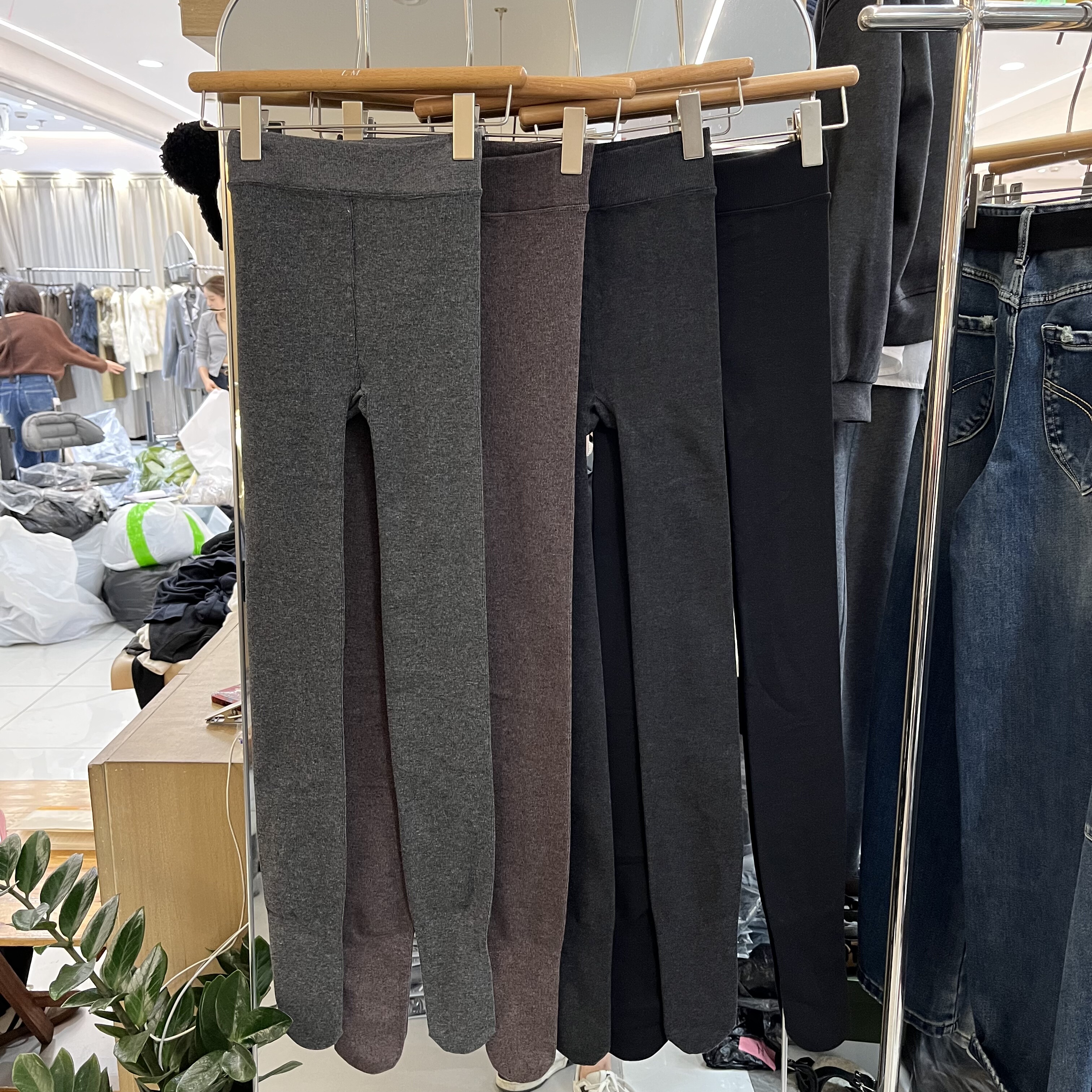 欧洲站2025秋冬新款女士高腰加绒弹力打底裤欧货修身显瘦踩脚袜裤