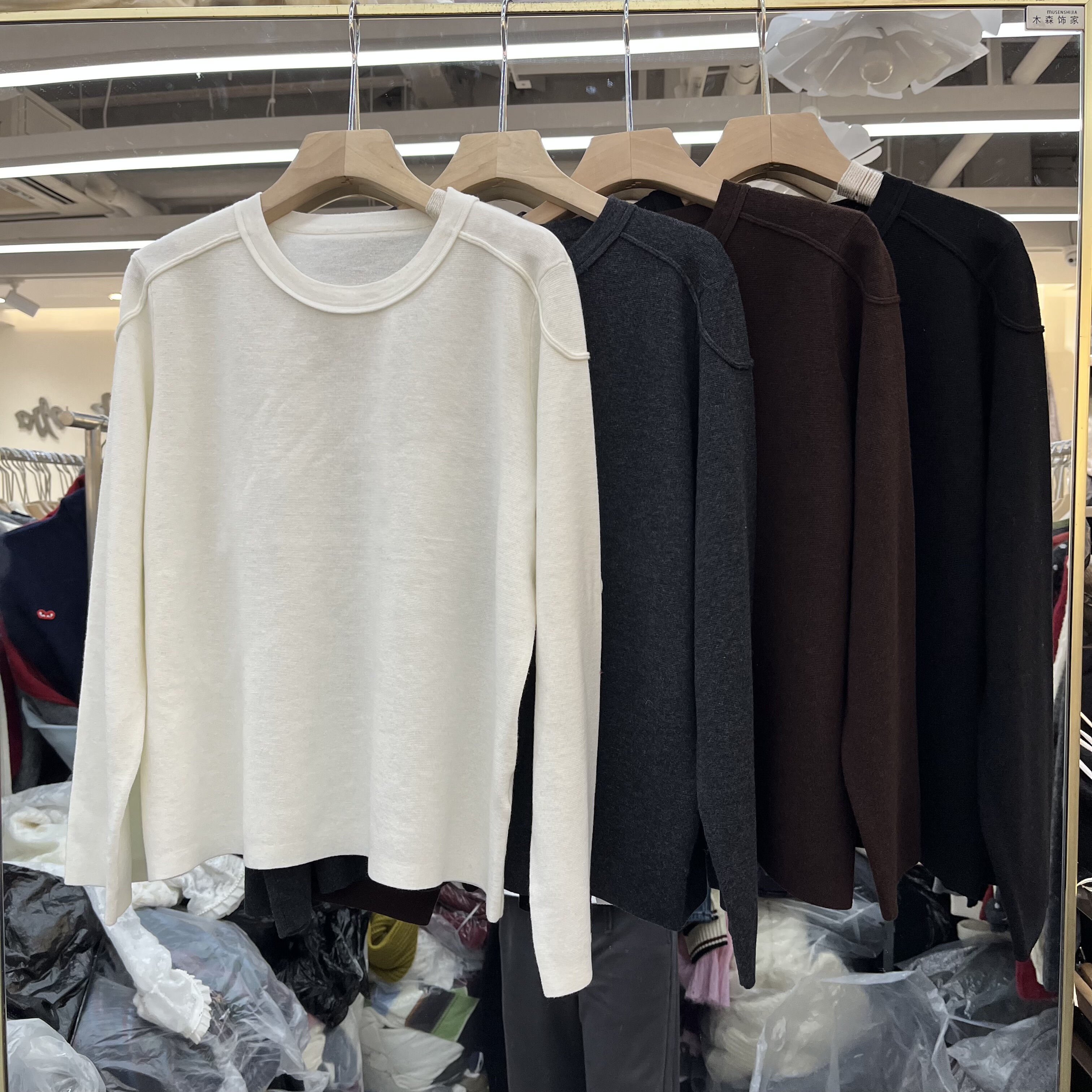 欧洲站2025冬季新款女士圆领纯色厚款细羊毛长袖毛衣欧货时尚针织