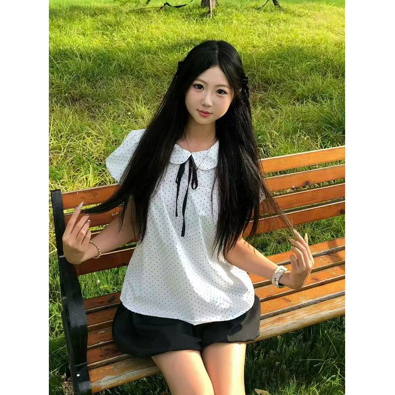 韩系时尚甜美学院风穿搭一整套波点娃娃领短袖上衣+高腰花苞短裤
