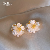 轻奢高级感气质大气珍珠花朵耳钉女独特2026新款 耳环精致通勤耳饰
