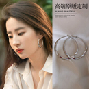 银色圈圈大耳环女2025新款 高级感轻奢耳钉夸张气质大气耳饰冬 爆款
