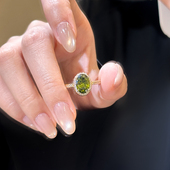 橄榄绿色锆石水晶戒指女2026新款 大食指戒设计小众指环轻奢高级感