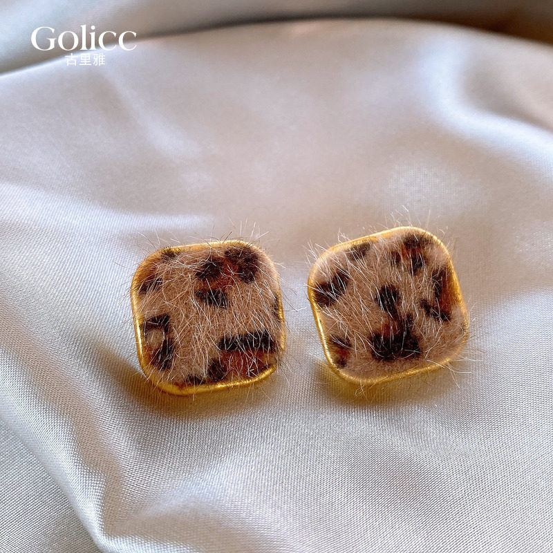 金色几何方形豹纹耳钉轻奢高级感