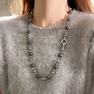 灰色珍珠项链女长款毛衣链大气高档高级感2026新款爆款精致配饰品