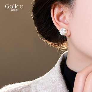 珍珠花球耳钉女2026新款爆款高级感耳饰适合冬天的独特漂亮耳饰品