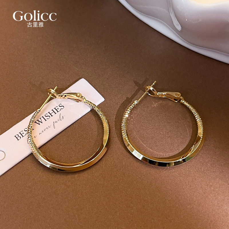 金色磨砂圈圈耳环适合圆脸的耳圈