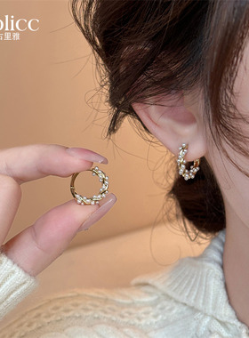 金色珍珠耳圈耳环女巨好看耳钉扣2026新款轻奢高级感气质大气耳饰