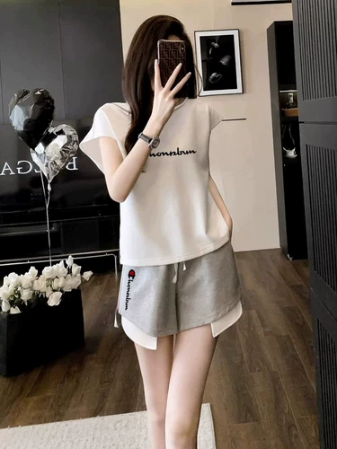 Летний комплект, футболка для отдыха, дизайнерские шорты, популярно в интернете, короткий рукав, тренд сезона