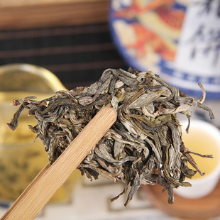 龙饼普洱龙年生肖纪念饼古树茶普洱茶生茶饼云南七子饼金龙饼