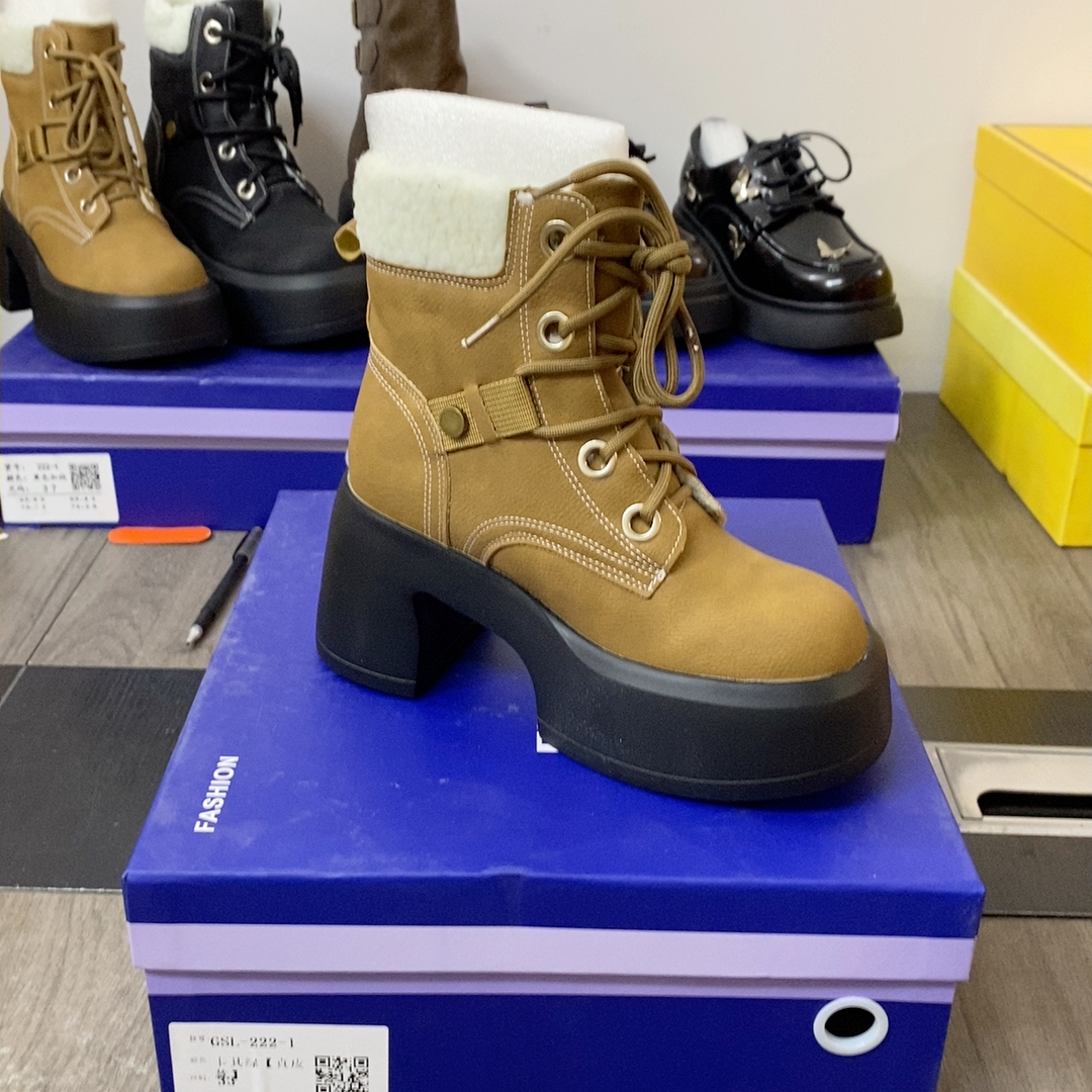 33码卡其发泡底内增高9绒里真皮