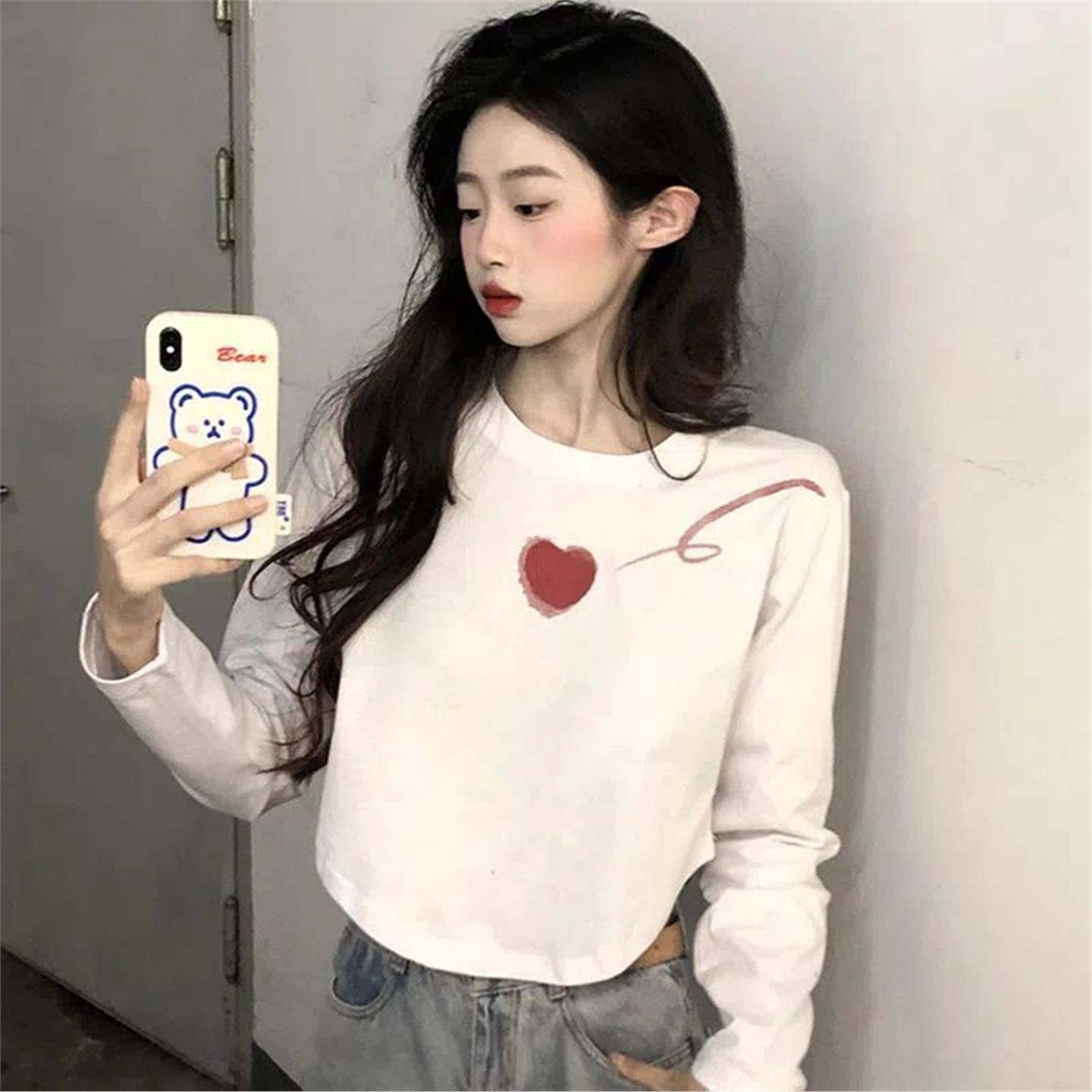 纯棉正肩t恤女春秋2025新款爱心印花小个子宽松短款甜辣长袖上衣