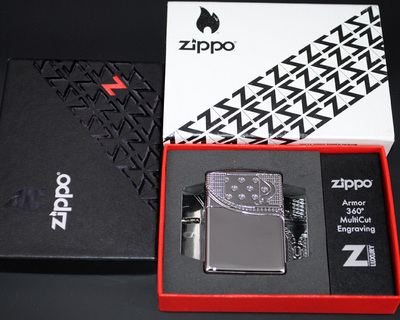 原装正品Zippo打火机-绝版收藏-2020年四面深雕拉链盔甲礼盒