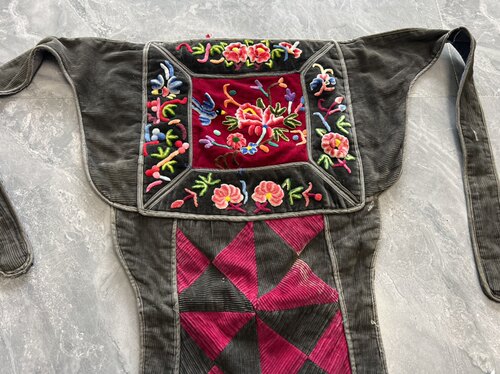 特色手工艺品纯手工刺绣百褶裙连衣裙苗族衣服蜡染老绣背带A051