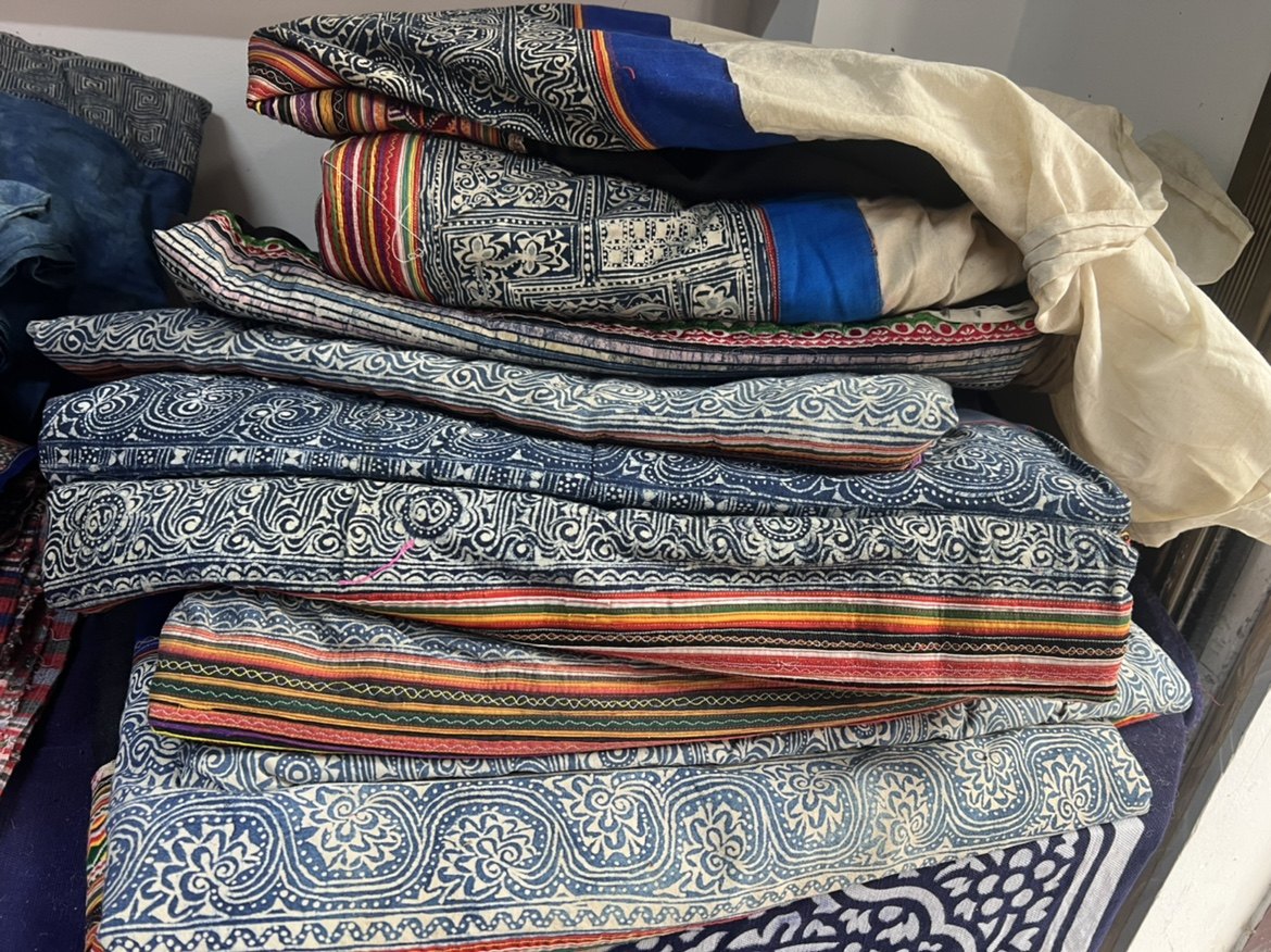 特色手工艺品纯手工刺绣苗绣背带土布苗族衣服织锦蜡染裙子,特色手工艺,苗绣,淘宝优惠券,粉丝福利购,淘宝优惠卷