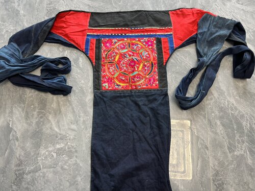 少数民族手工艺品苗绣驿站织锦土布苗族衣服松桃原装老绣背带A050