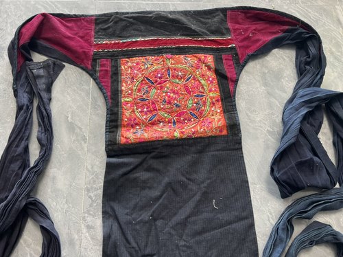 少数民族手工艺品纯手工刺绣苗绣驿站百褶裙马甲苗族衣服背带A161