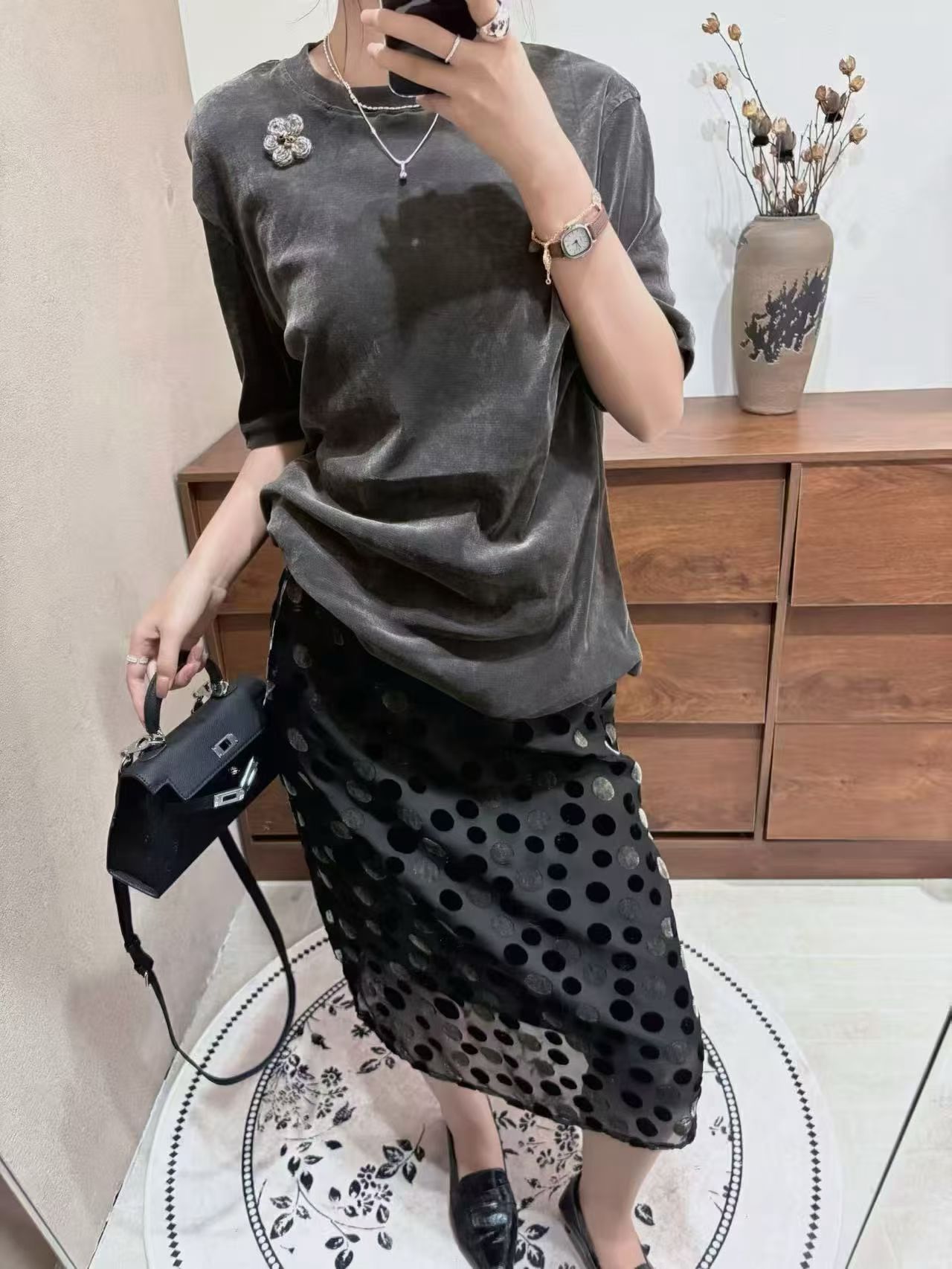 立体花朵刺绣丝绒T恤宽松上衣女