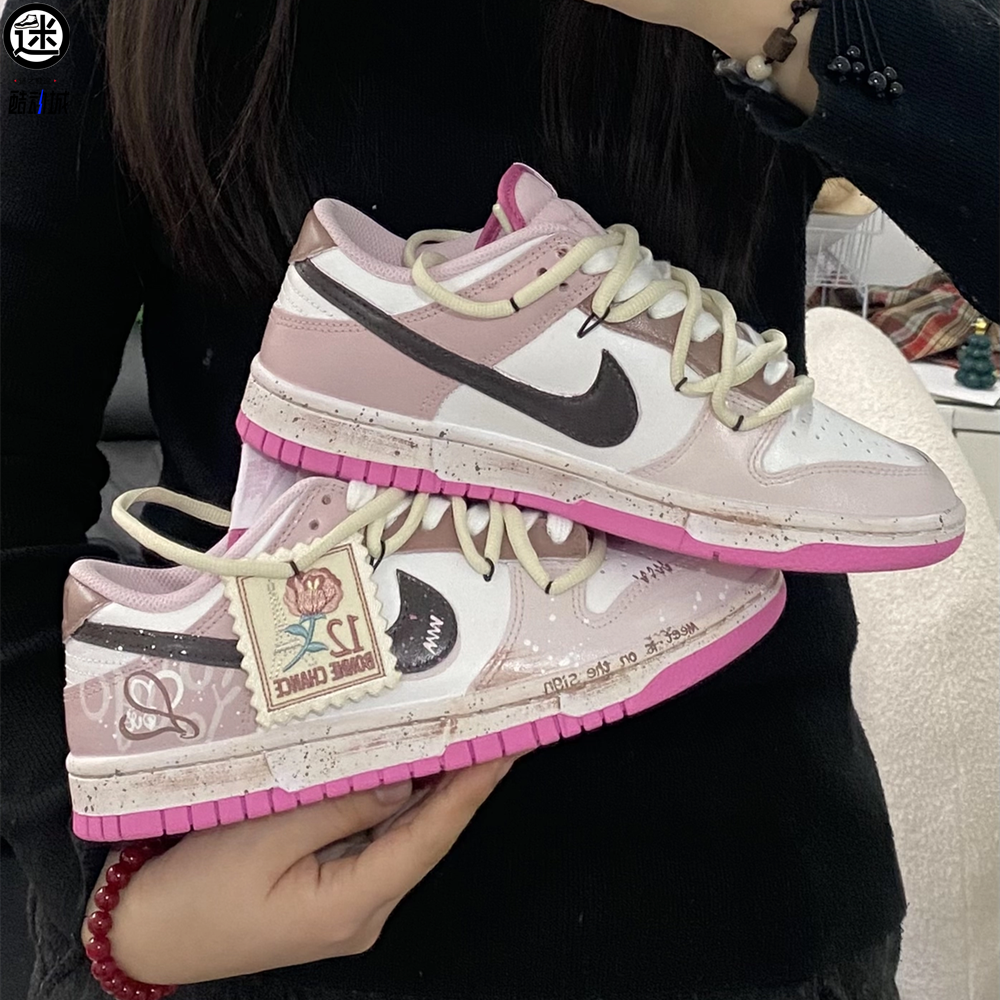 球鞋定制 Nike/耐克 Dunk 心动回响做旧爱心玫瑰英文涂鸦女子板鞋