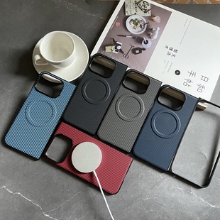 适用谷歌Pixel 10/9pro Fold折叠手机壳简约商务个性创意肤感碳纤维纹磁吸防摔男女款保护套潮