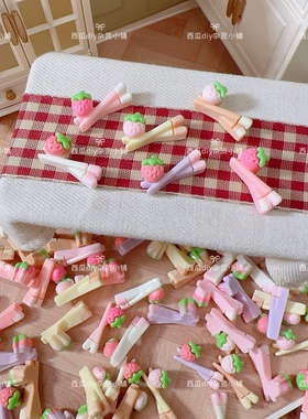 迷你草莓筷子仿真食玩餐具树脂配件发夹手机壳捏捏材料DIY冰箱贴