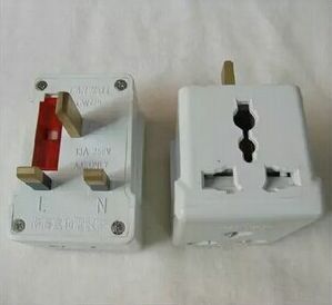 13A英式转换插头 13A转16A 可插三圆大南非插头 英标转换插座