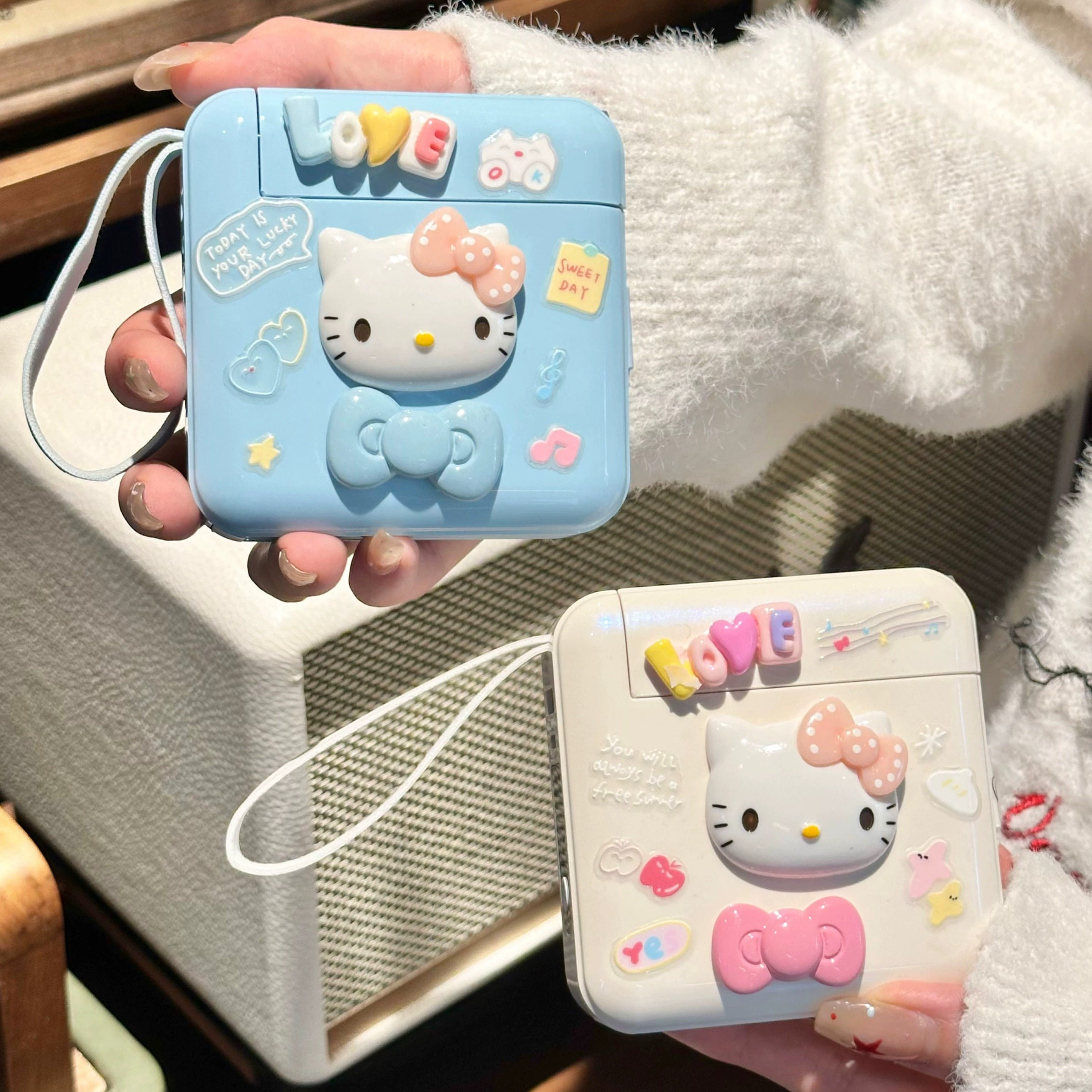 凯蒂猫自带线墙插AC插头快充充电宝10000毫安送闺蜜生日礼物