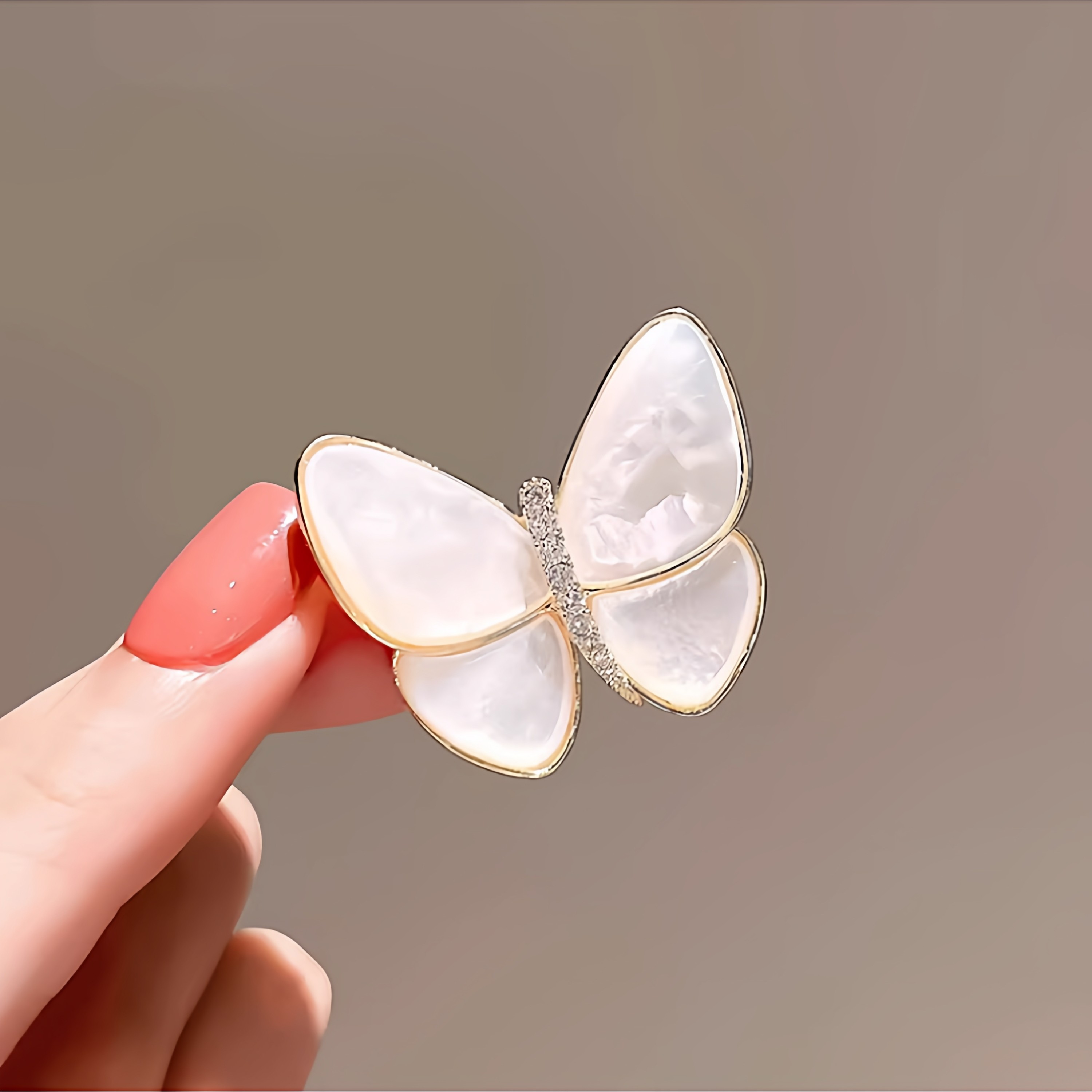 小胸针蝴蝶贝母结防走光胸针高档胸口免缝衬衣防走光扣子百搭别针,模玩/动漫/周边/娃圈三坑/桌游,古风/国风配饰,淘宝优惠券,粉丝福利购,淘宝优惠卷