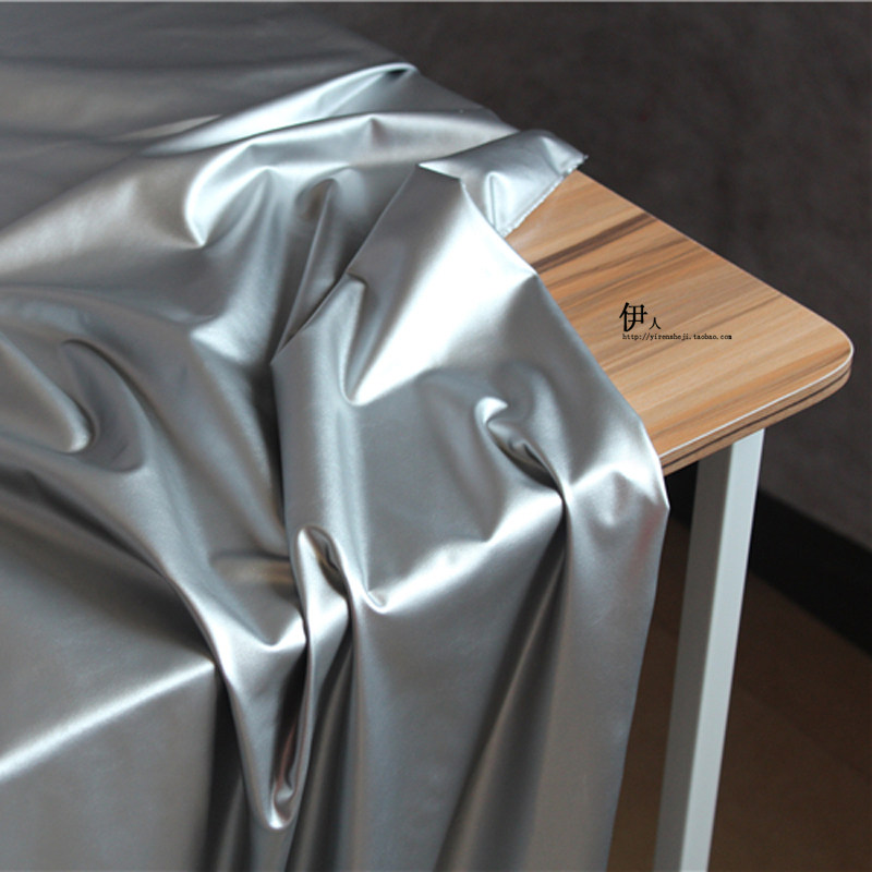 原创四面弹力pu皮革布料亮光防水透气针织高弹设计师服装软皮布料