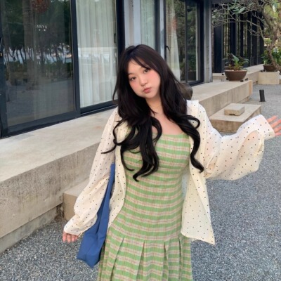 宽松波点防晒百搭大码衬衫
