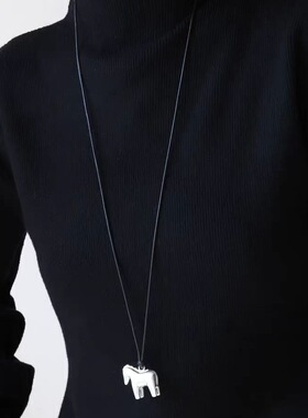 小马吊坠毛衣链新款百搭长款高档大气项链秋冬衣服配饰