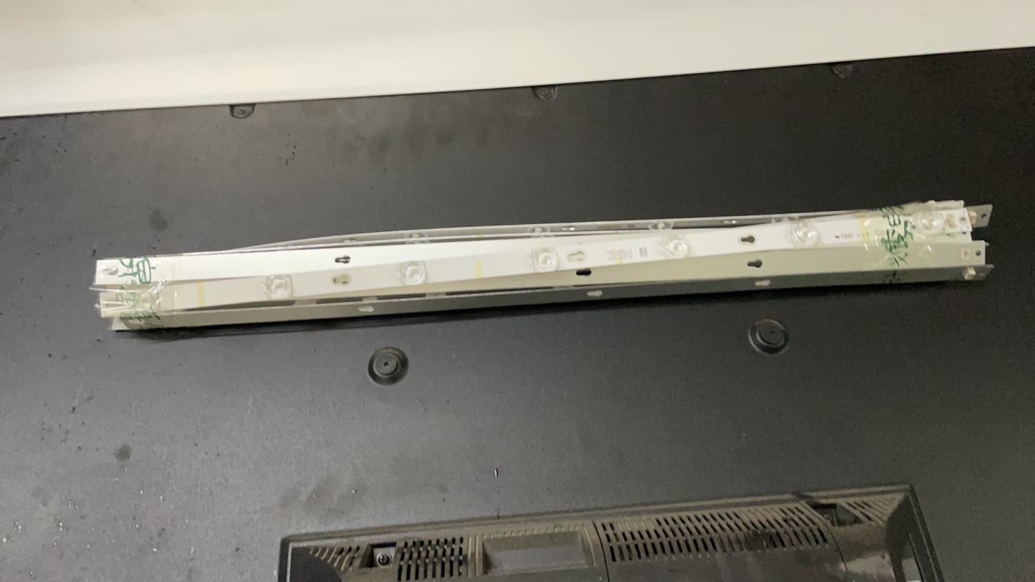 拆机 L65P2-UD L65E5800A-UD灯条4C-LB6507-YH01J 65HR330M07A4