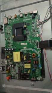 海信LED43M5600UC(BOM1)198573主板RSAG7.820.6984屏HE4261UC-B51