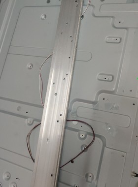 原装长虹LED49C3000ID 49Q1S灯条STJ490A04铝板JUC7.308.00099010