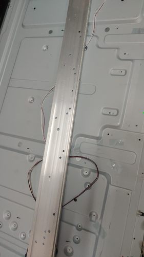 原装长虹LED49C3000ID 49Q1S灯条STJ490A04铝板JUC7.308.00099010