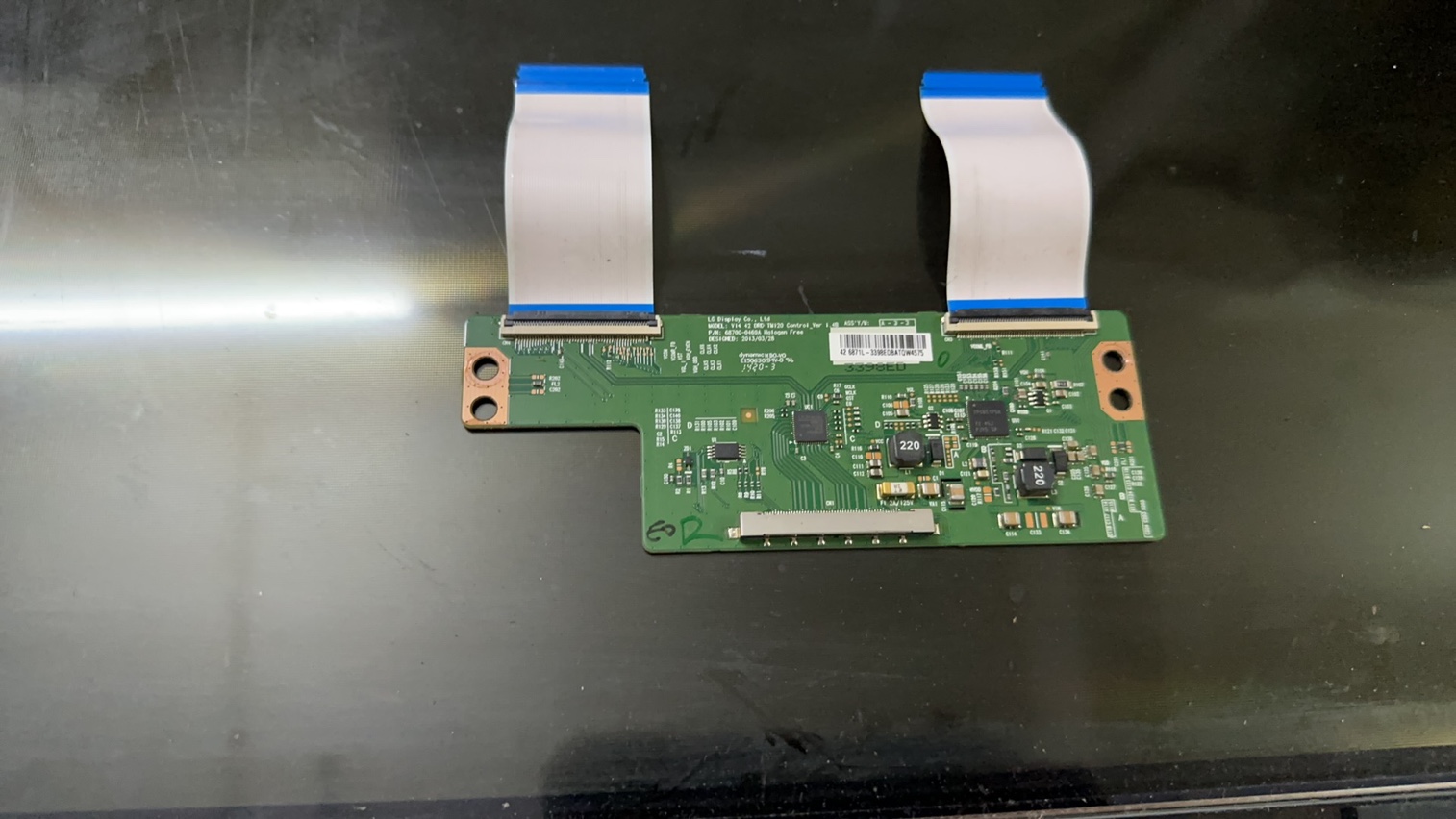 42寸LG液晶屏 逻辑板型号6870c-0469A 边板型号6870S-1681B/1682B