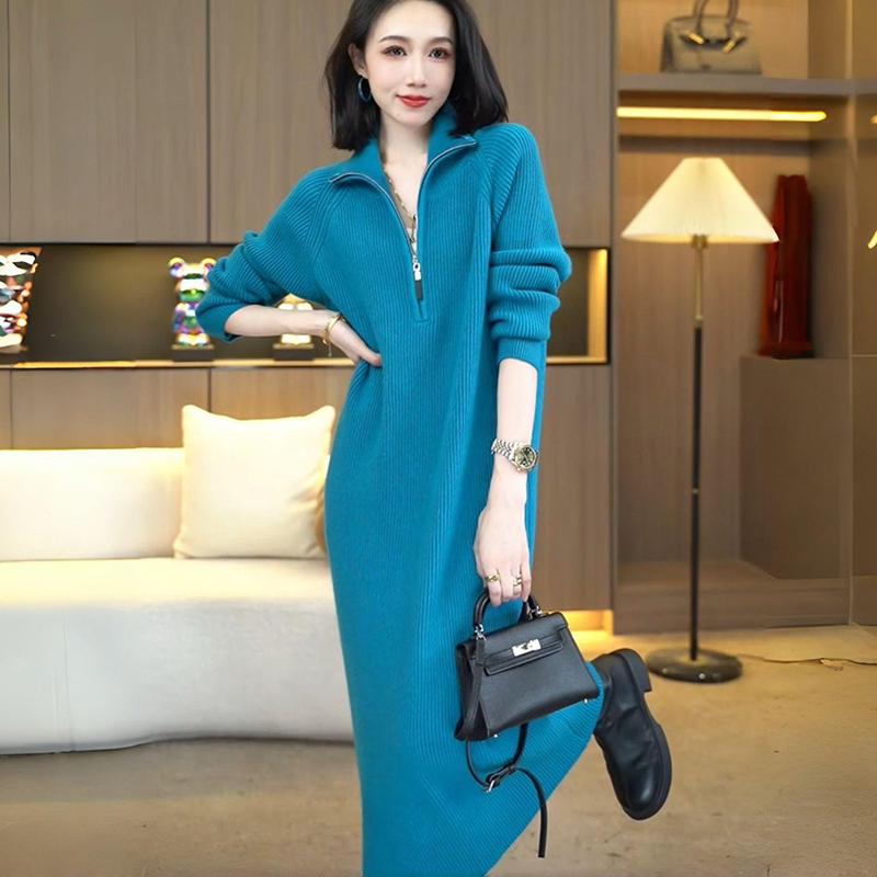 秋冬过膝配大衣厚款女针织毛衣裙