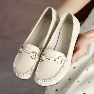 真皮单鞋女软底妈妈豆豆鞋大头皮鞋女款乐福鞋春秋新款大码女鞋子