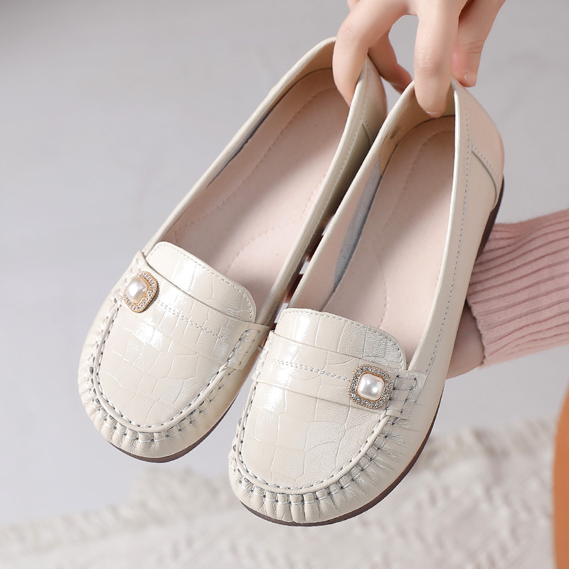 真皮超软妈妈鞋春秋乐福鞋休闲平底单鞋中老年女鞋不累脚豆豆皮鞋